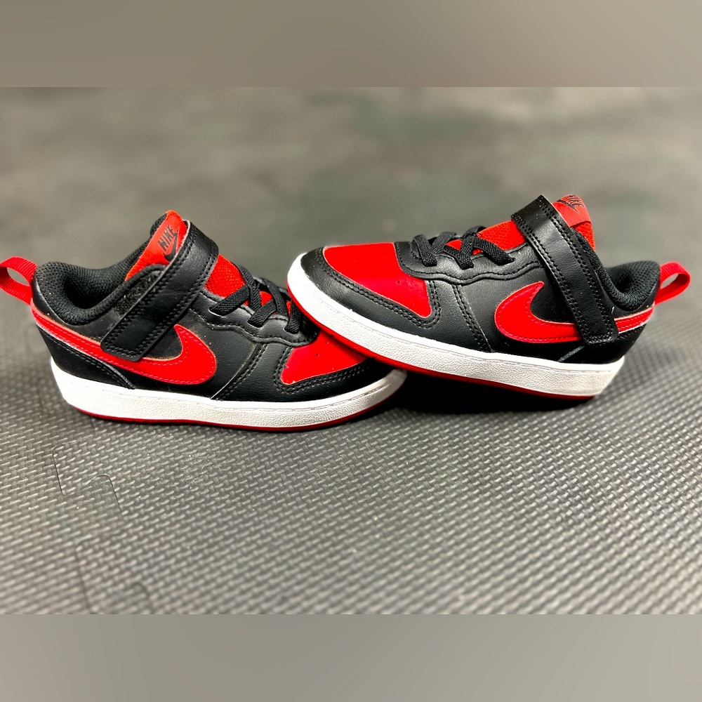 NIKE Court Borough Low 2 Kids Shoes Size 9c. NWOT.